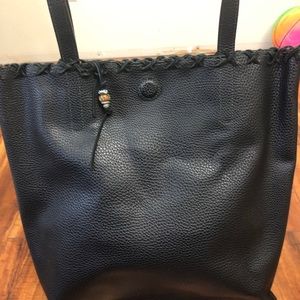 Reversible medium size tote.